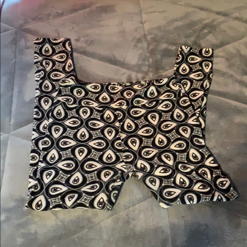 Black and White LuluRoe leggings SUPER SOFT